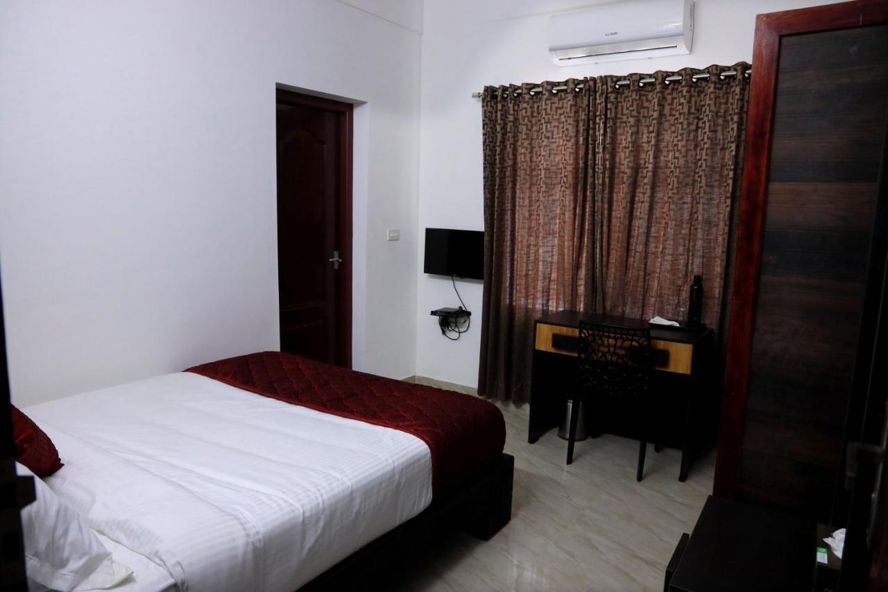 Guruvāyūr Nidhi Residency酒店 外观 照片